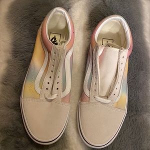 Womens vans size 9 for sale. Brand new never worn, tags still attached